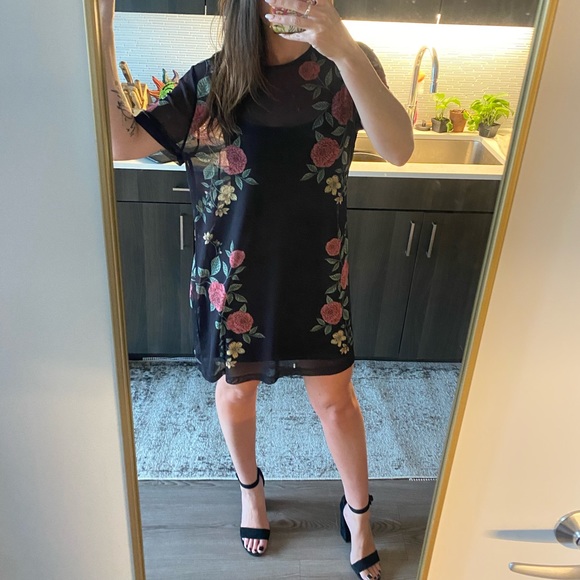 Minkpink night rose tee dress size small - Picture 2 of 10